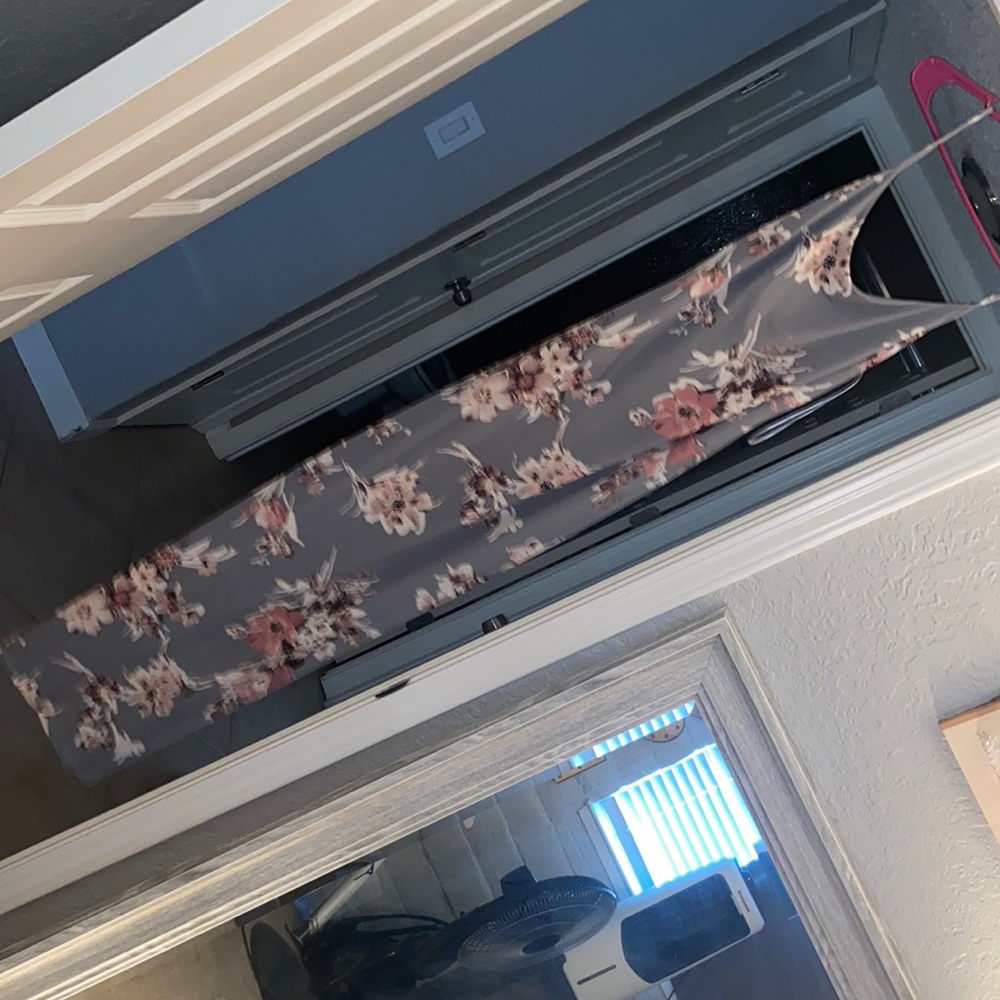 A simple but cute wedding guest dress